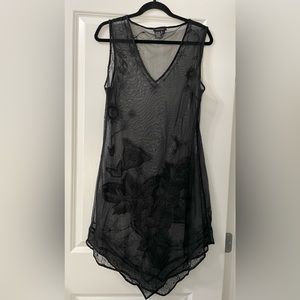 BCBGMAXAZRIA SIZE L Sheer Lace Dress Cover Up in Black